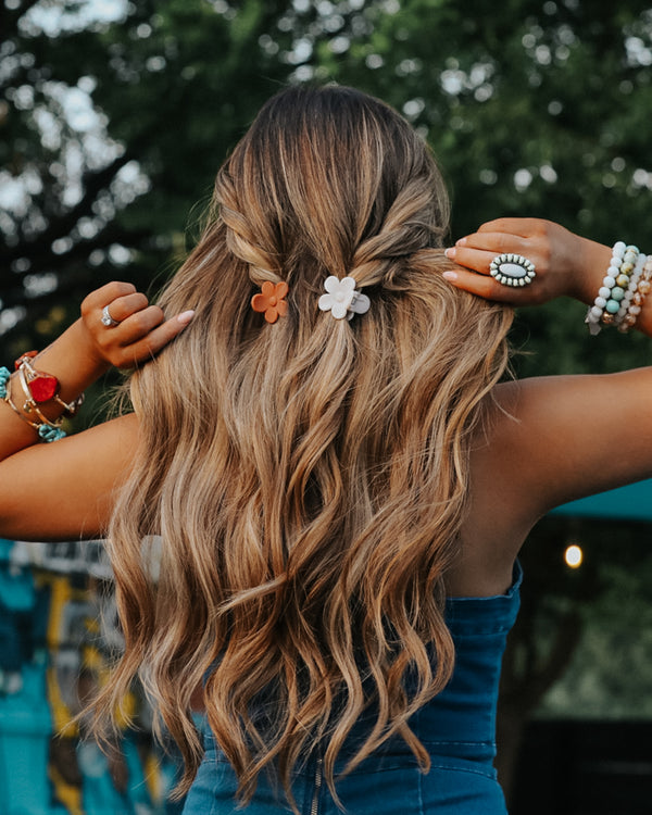 LAST CHANCE! Cassidy Daisy Clips (2-pack) - Daisy Darling